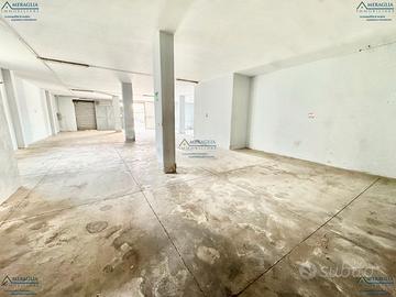 Deposito di 250mq - St. Giugliano-Parete