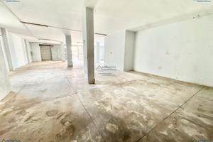 Deposito di 250mq - St. Giugliano-Parete