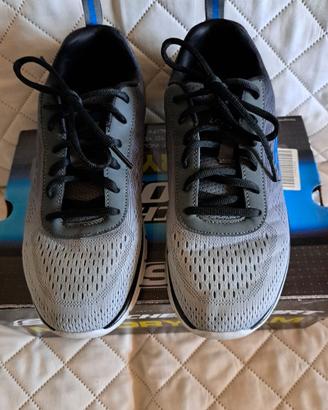 SKECHERS Grigio Memory Foam