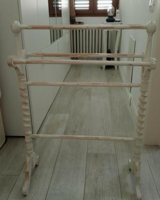 Portasciugamani shabby in legno
