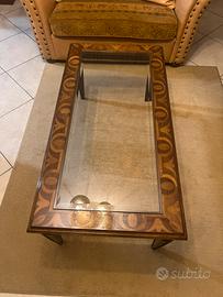 Tavolino in legno intarsiato Classico