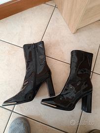 stivaletti nero lucido n. 39