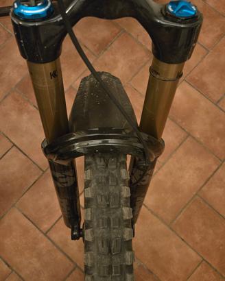 forcella fox 38 Float Factory grip2 da 170mm