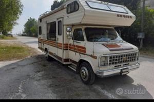 autocaravan shasta su meccanica chevrolet 