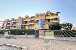 4 LOCALI A LA LOGGIA