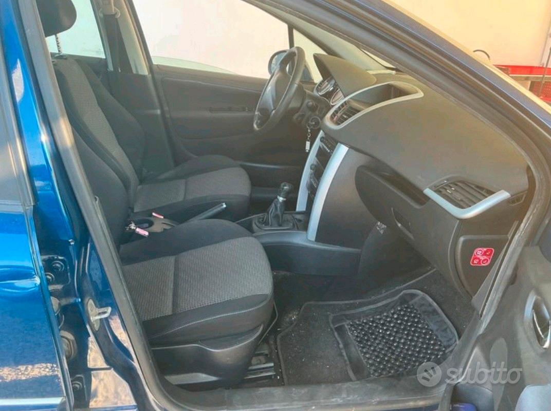 Peugeot 207 2010 photo 3