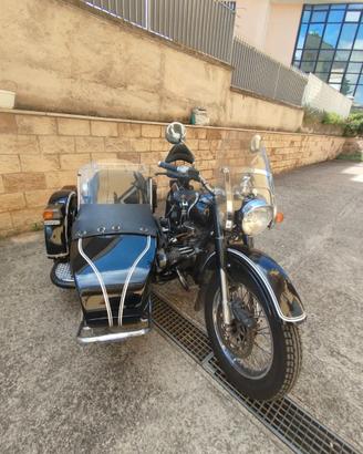 URAL SIDECAR RETRÒ 