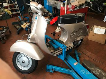 Sollevatore per vespa