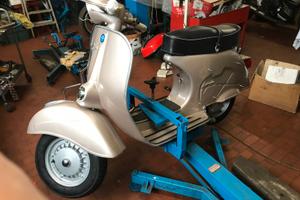 Sollevatore per vespa