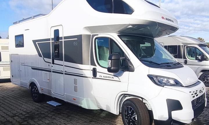 Adria Coral XL 660 SL 60Y Mansardato