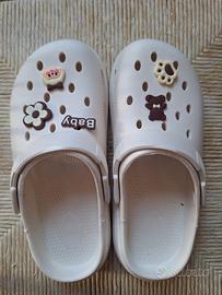 Ciabatte stile Crocs 