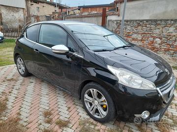 Peugeot 208 - 2012