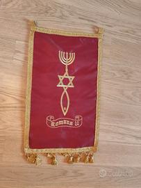 Decorazione da parete  in stoffa rosso e oro