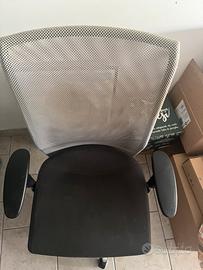 Sedia da ufficio ergonomica con braccioli