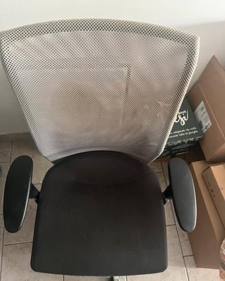 Sedia da ufficio ergonomica con braccioli