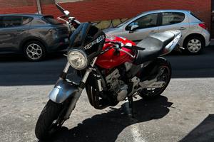 Honda hornet 900