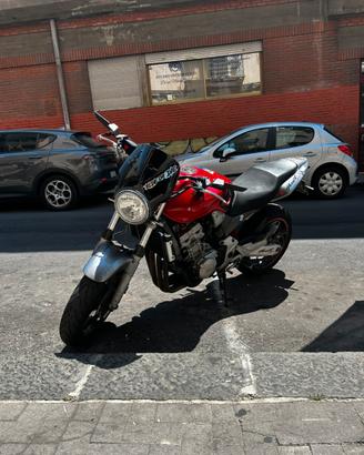 Honda hornet 900
