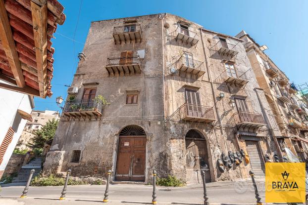 5 vani con terrazzo in zona Cattedrale