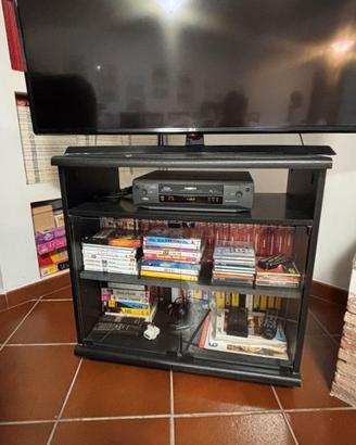 Mobile porta TV nero con ante in vetro