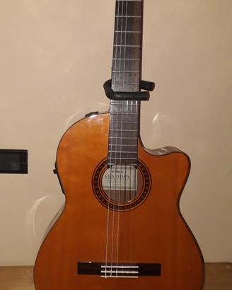Chitarra Yamaha acustica/amplificata 