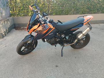 KTM 690 DUKE