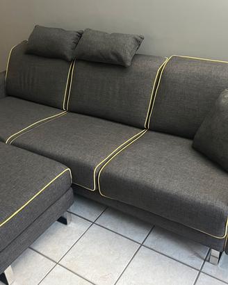 Divano con pouf