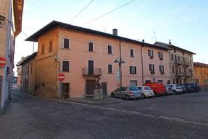 Casa indipendente di 617 m² con più di 5 locali e 