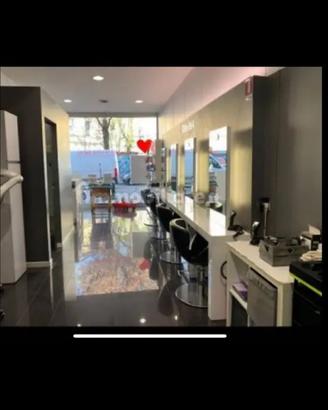 Arredamento completo per salone di Parrucchiere