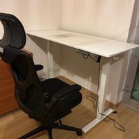 Scrivania altezza regolabile (motore) e sedia