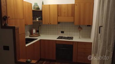 Cucina completa di elettrodomestici