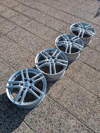 Cerchi in Lega Dezent da 17"