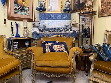 POLTRONA IN VELLUTO STILE CLASSICO