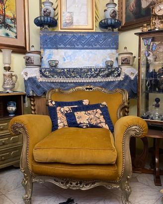 POLTRONA IN VELLUTO STILE CLASSICO