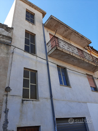 Stabile di due appartamenti