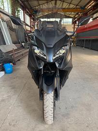 YAMAHA T-MAX