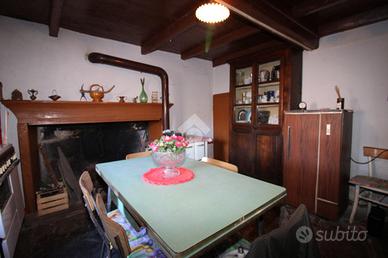 CASA SEMINDIPENDENTE A SAMBUCA PISTOIESE