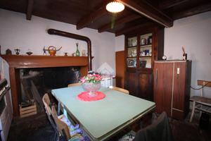 CASA SEMINDIPENDENTE A SAMBUCA PISTOIESE