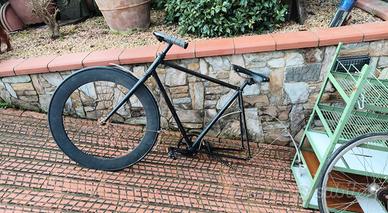 bicicletta con freno a pedale 