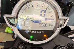 Moto Guzzi v7 Stone 2024