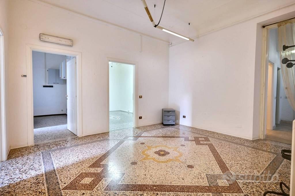 Immobile di 229 m² con più di 5 locali a Savona - Vista 2