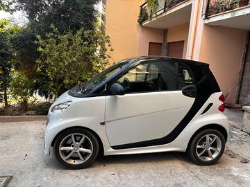 Smart Fortwo Coupe MHD 1.0 71 CV . Anno 2013