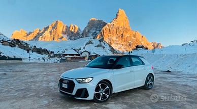 Audi A1 sportblack  sline 25 tfsi