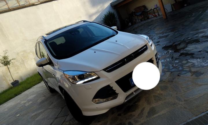 Ford Kuga 2.0 TDCI 140 CV 4WD Titanium