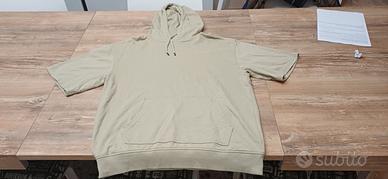 Maglia maniche corte con cappuccio