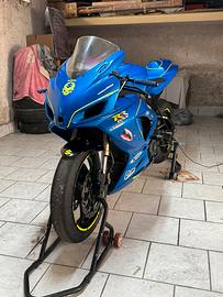 Suzuki GSX R k6 600cc PISTA.