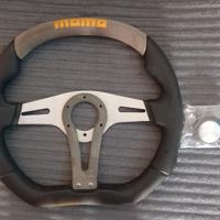 Volante sportivo MOMO