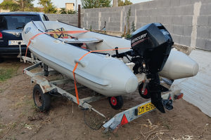 Gommone in VTR motore 20 CV nuovo e carrello omolo