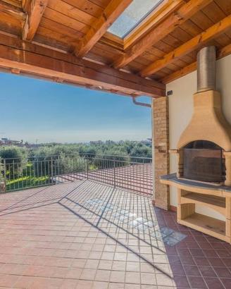 Casa bifamiliare con splendida vista sul lago