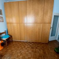 armadio in legno di frassino naturale