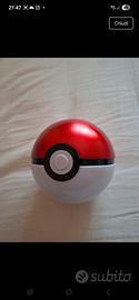 Pokeball Pokemon vuota bianca e rossa